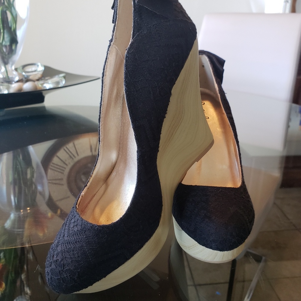 NEW! QUPID BLACK LACE WOODEN WEDGE